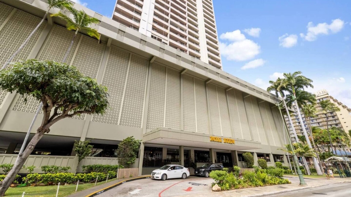 McCully - Moiliili Condo | Total of 2 bedrooms at Royal Kuhio, Sleeps 8, with AC. Two units, same floor,