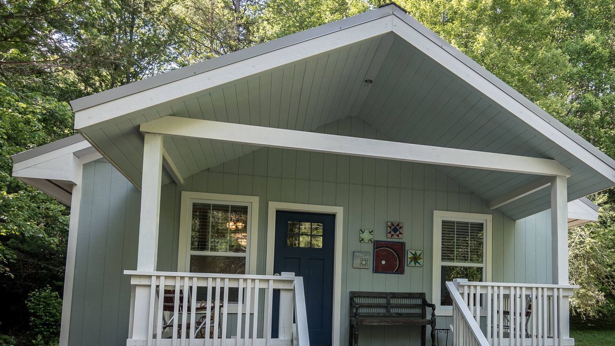 Brevard House | Totally Modern Country Cottage