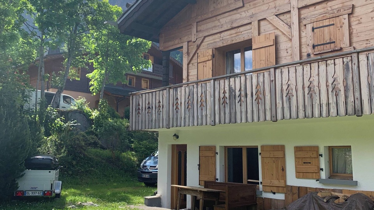 Les Houches Apartment | Tour du Mont Blanc Appt - Les Houches Town Center - Sleeps 4
