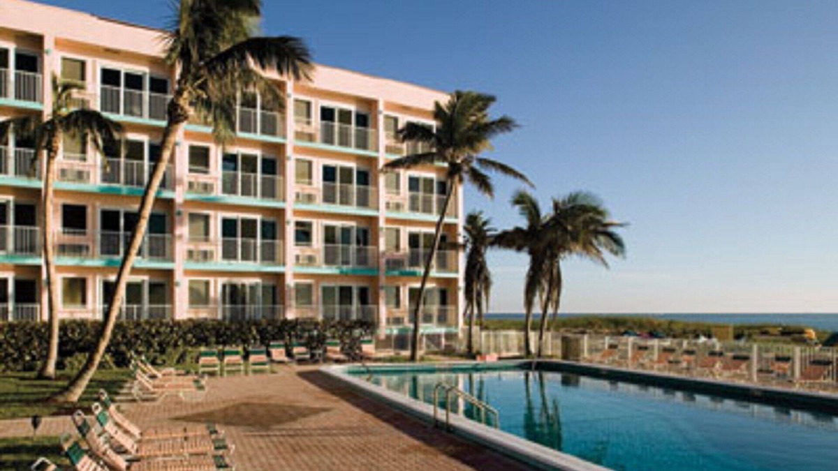 Pompano Beach Resort | Tour the Everglades!