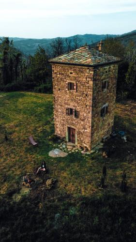 Polinago Ski Chalet | Tower house Gombola