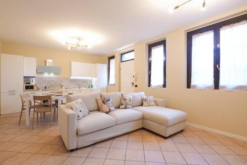 Paratico Apartment | Tower & Lake Holiday