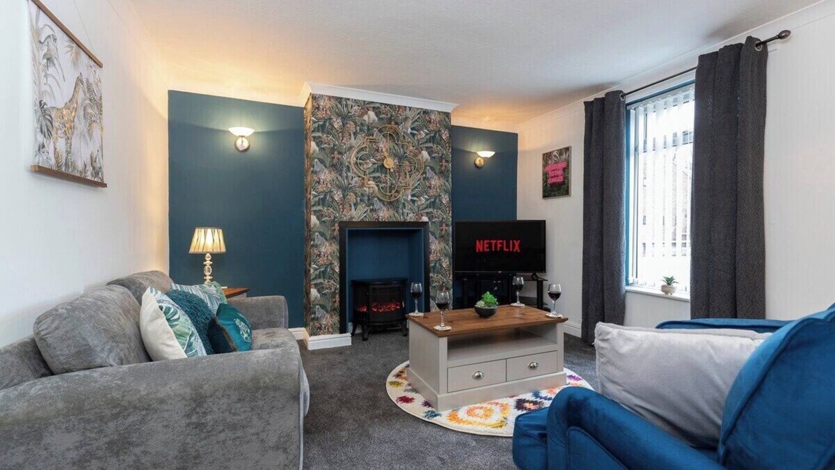 Guisborough House | Town centre & all the comforts!