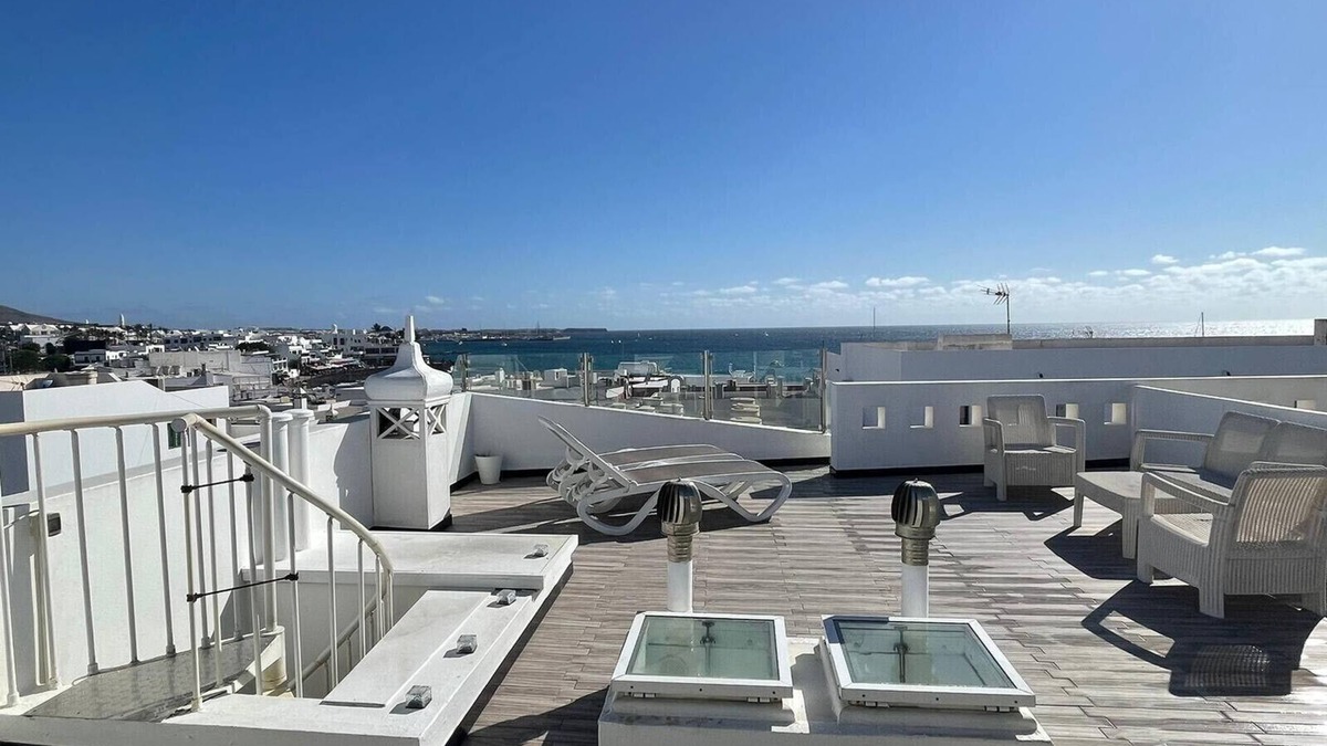 Yaiza Apartment | Town centre apartment, close to bars, restaurants & beaches.