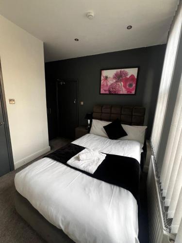 Barnstaple House | Town Centre En Suite Room 1