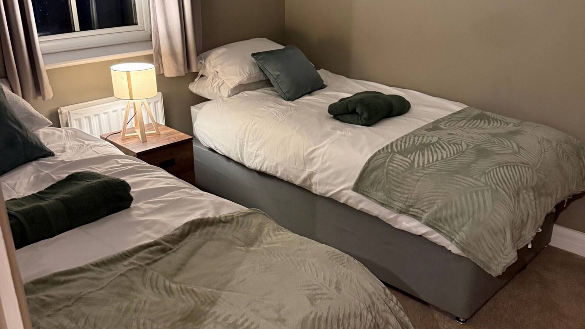Yeovil House | Town House in Yeovil - your perfect stay