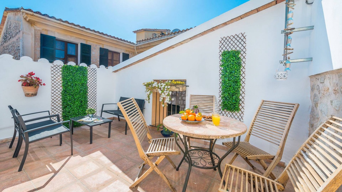 Soller House | Town house with flair — Casa Sa Fusteria
