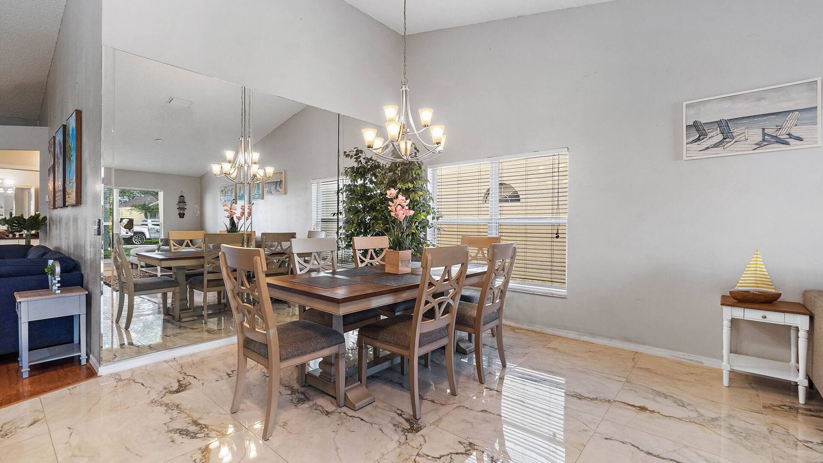Bearss Plaza House | Town 'n' Country 3 bedrooms with enclosed POOL (Sheldon Chase)