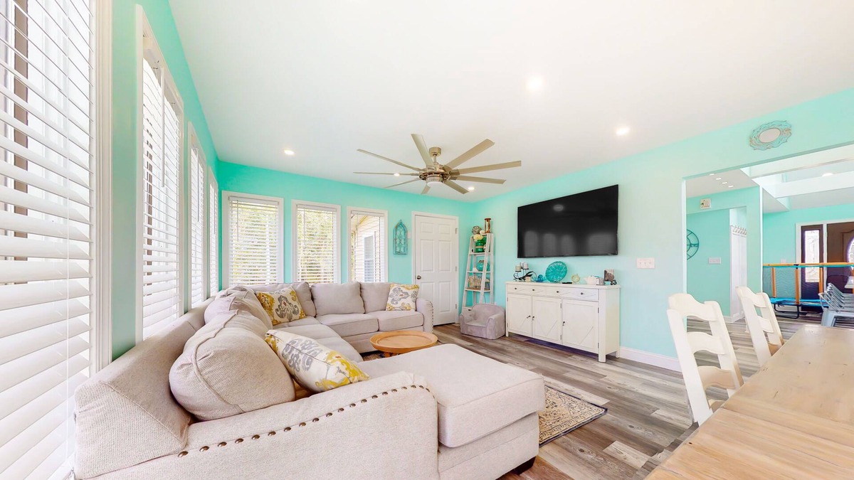 Cedar Neck House | Town of Ocean View renovated home on half acre with decks & W/D