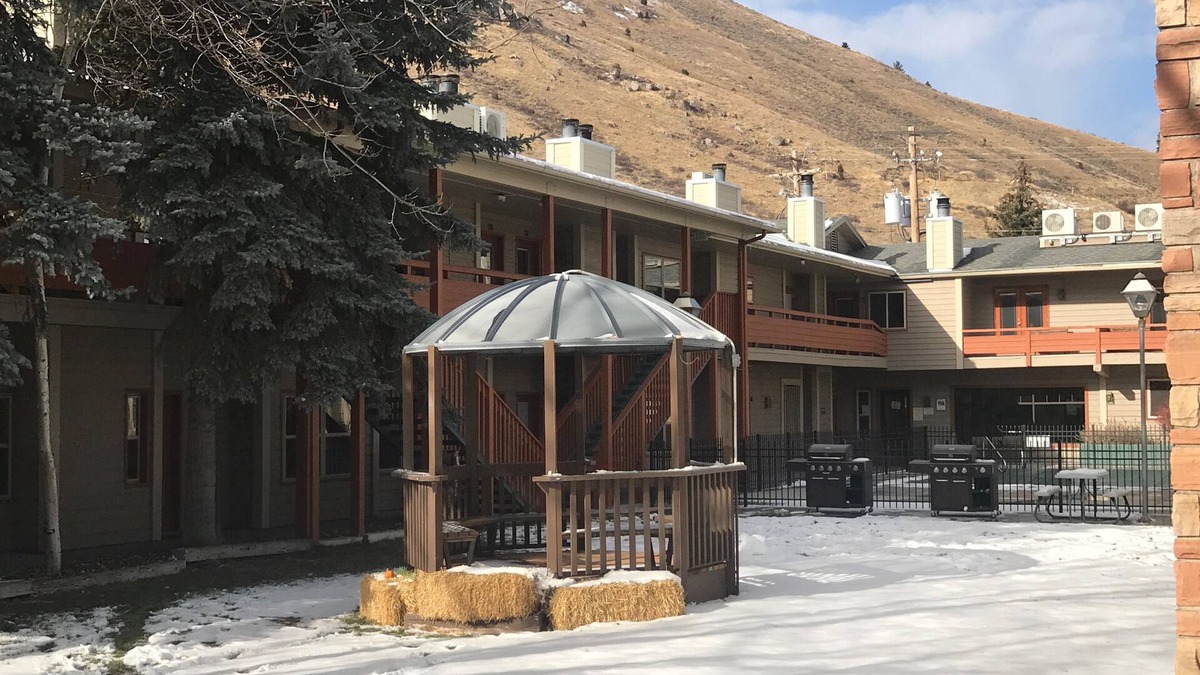 Jackson Condo | Towncenter condominium at Jackson Hole 20 minutes from Jackson Hole ski area