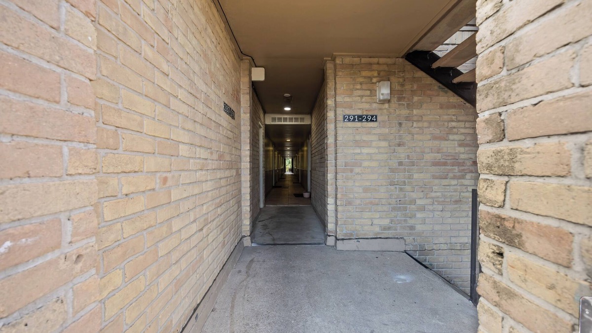 Houston Apartment | Towne Plaza Apartments #292 in the Galleria Area