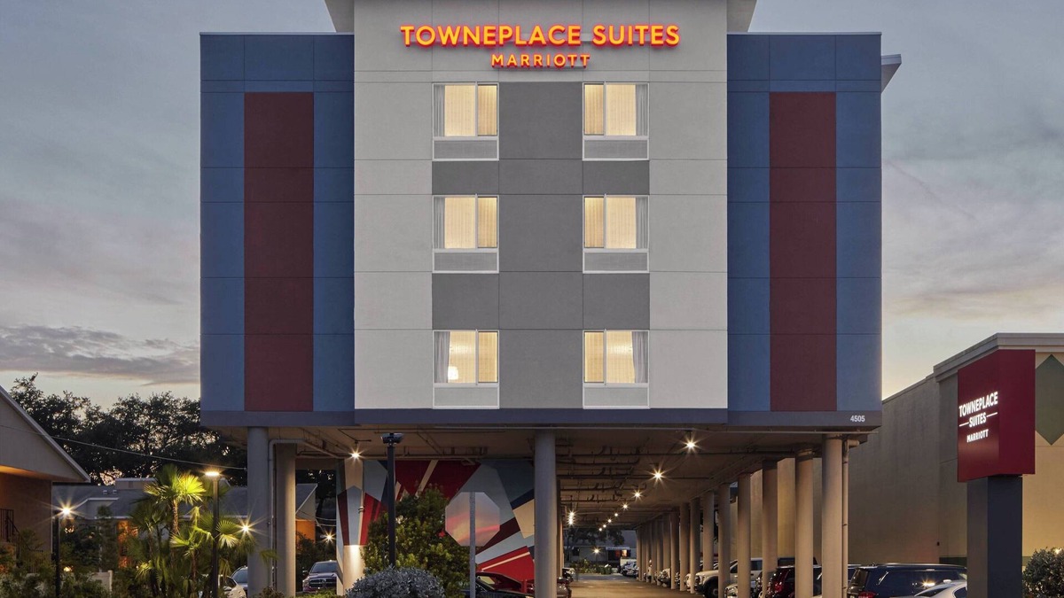 Fairoaks Manhattan Manor Hotel | TownePlace Suites by Marriott Tampa South