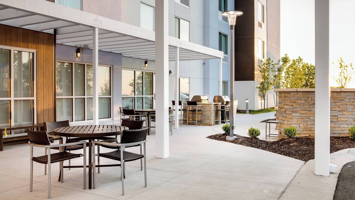 Waldron Hotel | Towneplace Suites Kansas City Airport