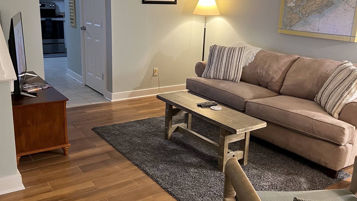 West Ashley House | Townhome 4 miles to Downtown Charleston