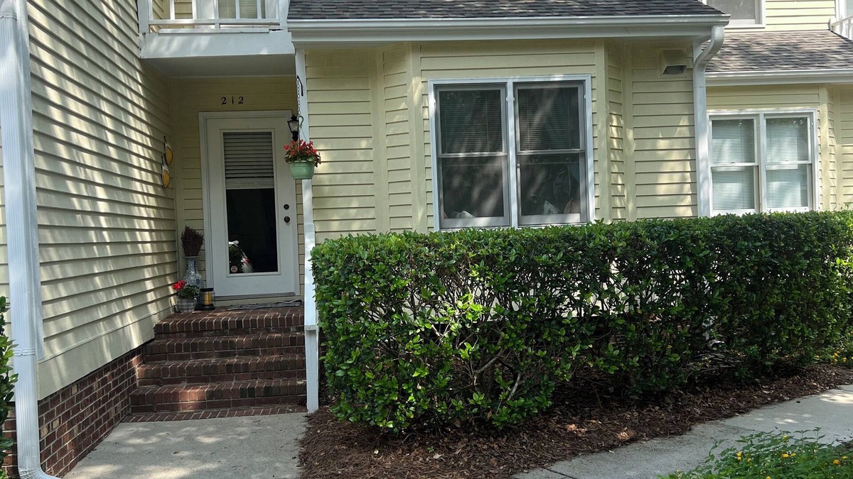 Wilmington House | Townhome in quiet community less than two miles from Wrightsville Beach