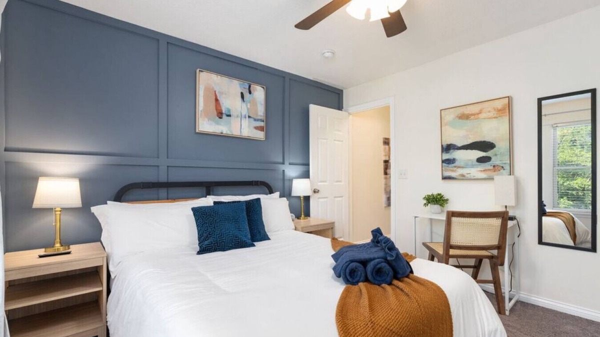 Italian Village Condo | Townhome in Victorian Village