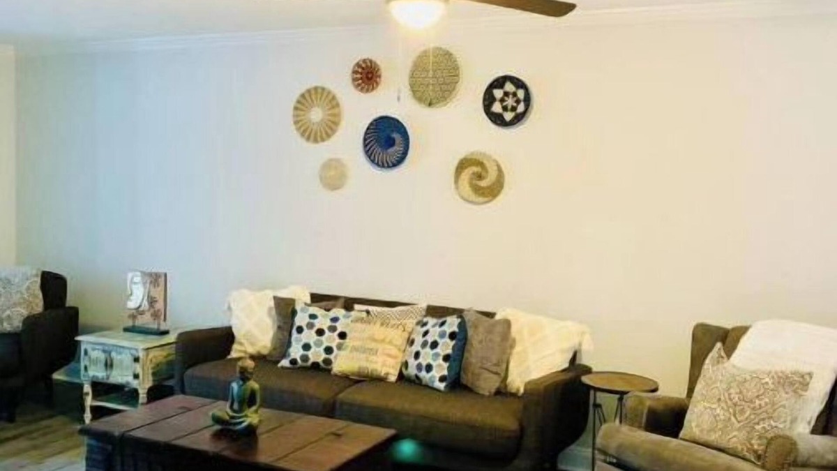 Charleston House | Townhome minutes away from downtown Charleston and Folly Beach