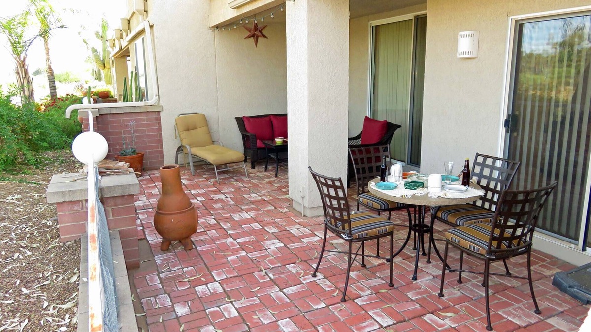 Casas Adobes House | Townhome: Mountain View at Tucson National, Well-Priced Value