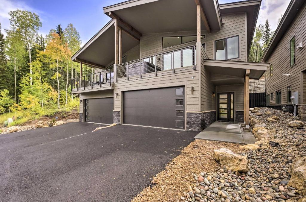 Purgatory House | Townhome with Hot Tub Across From Ski Lifts!