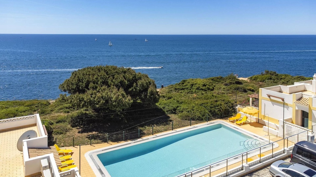 Benagil House | Townhouse apartment in Benagil with view