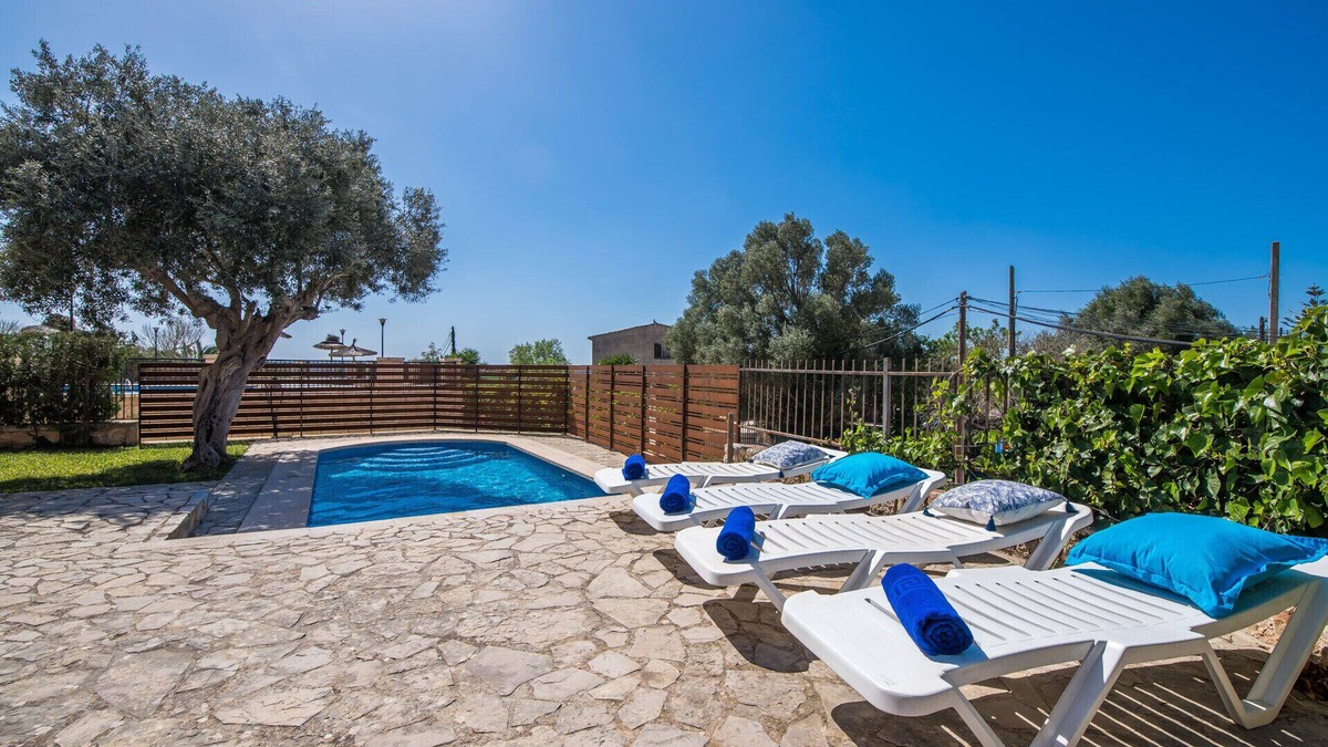 Costitx Ski Chalet | Townhouse Can Busca in Mallorca with pool