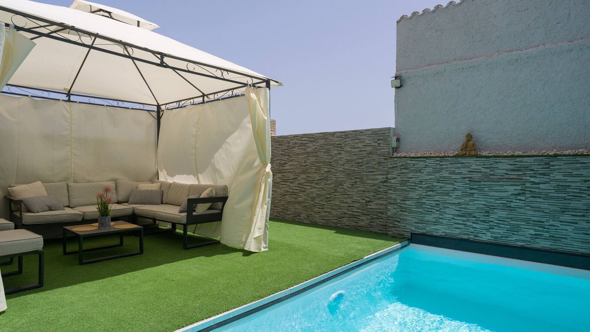 Telde Ski Chalet | Townhouse in Telde with pool and sea views