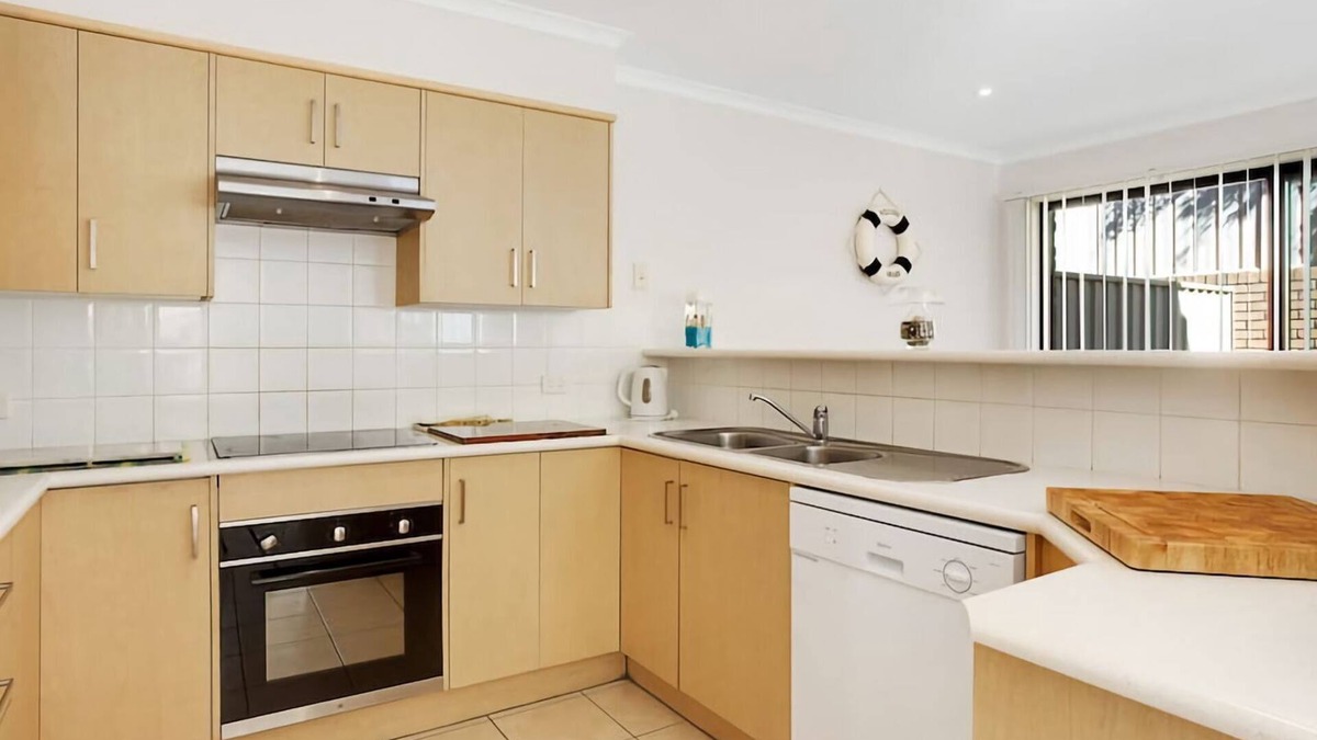 Salamander Bay House | Townhouse in the heart of Port Stephens