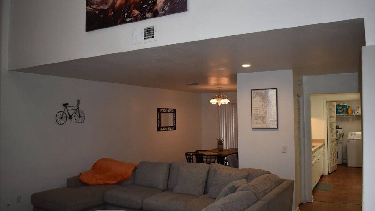 Ocala Apartment | Townhouse Retreat with WiFi, AC in awesome Ocala