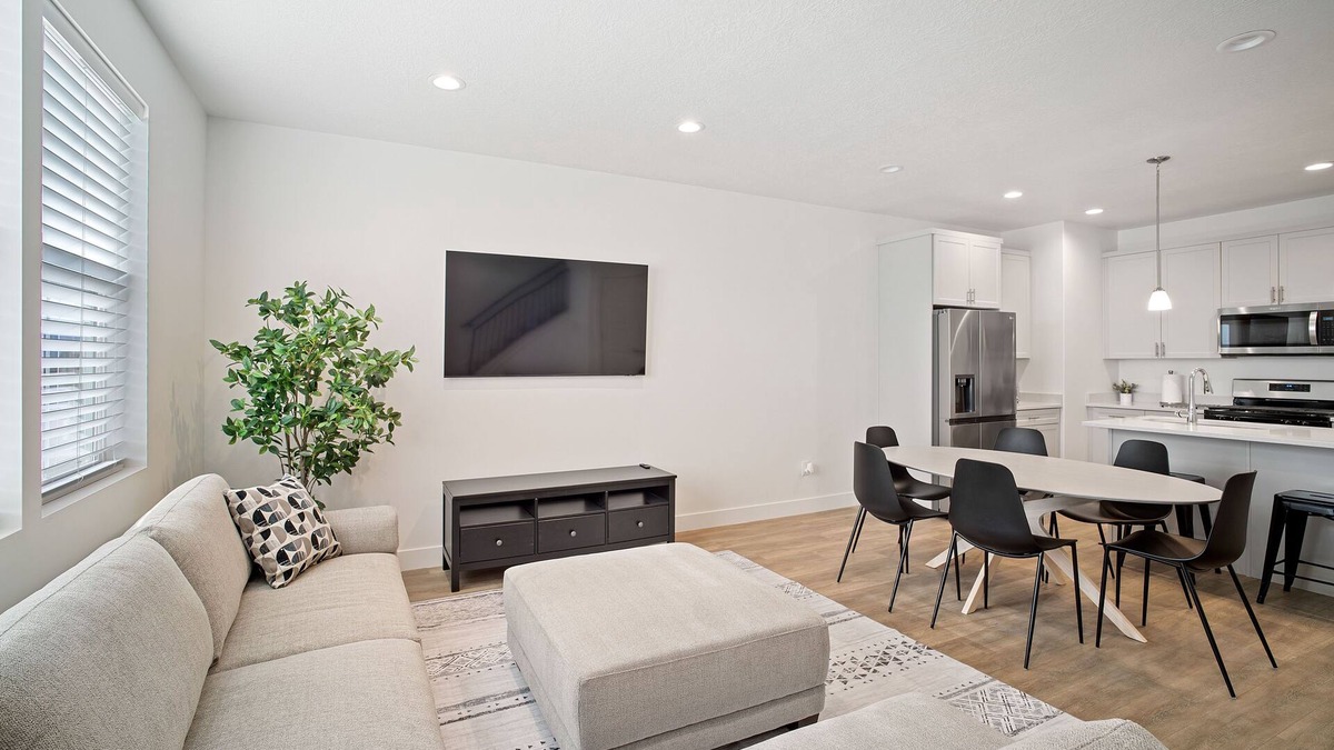 Heber House | Townhouse w views + 2 car garage + washer + dryer