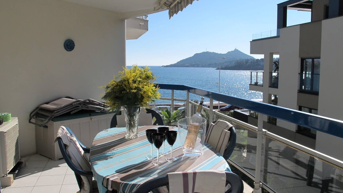 Agay Apartment | Très beau 2 pièces climatisé, tout équipé avec vue mer et garage