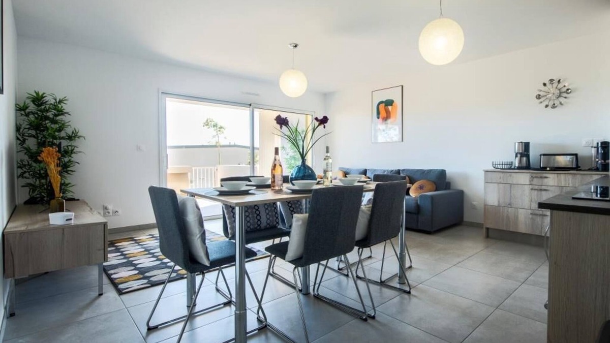 Saint Antoine Apartment | Très bel appartement 2 chambres avec accès direct à la piscine
