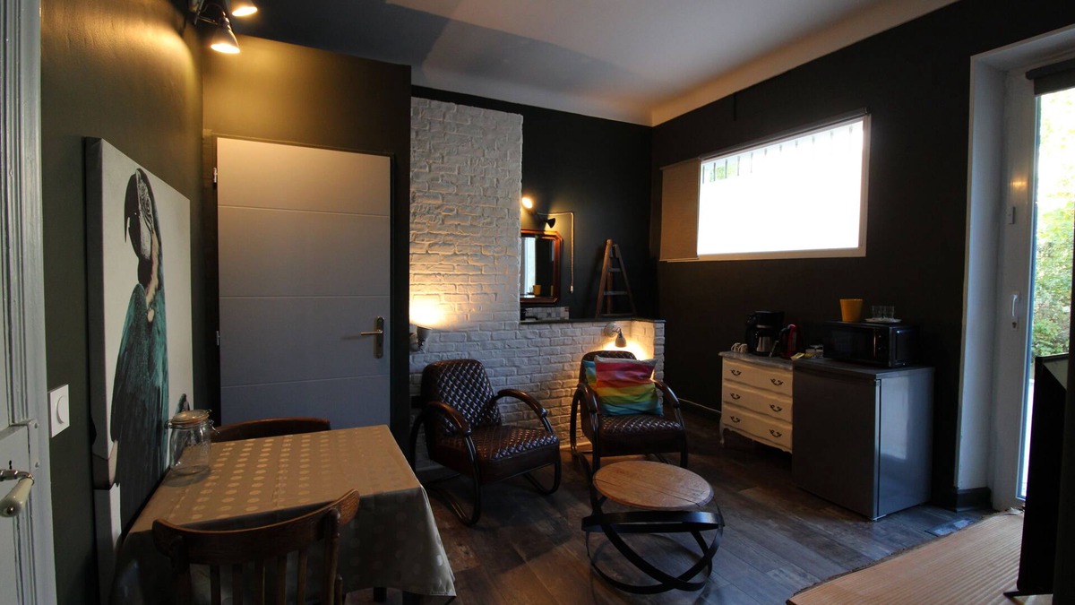 Cabannes Apartment | Très Belle Grande Chambre D'hôtes