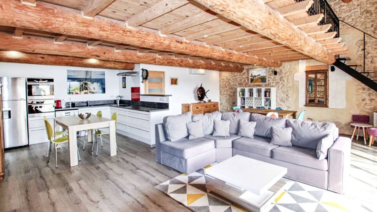 Pont-Saint-Esprit Apartment | Trés bel Appartement en Pleine Campagne Idéalement Situé Dans un mas