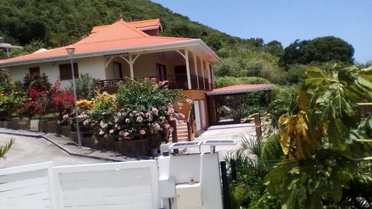 Les Anses-d'Arlets House | Traditional Creole House New with stunning bay view