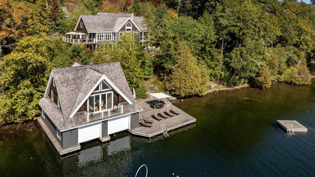 Seguin Cottage | Traditional 7 bed 7 bath cottage on Lake Joseph + Boathouse