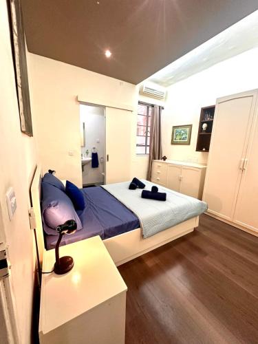 Il-Balluta Apartment | Traditional Apt St Julian 150m from the Sea, 3 bedrooms, 3 bathrooms