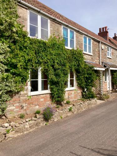 Stanton Drew House | Traditional Country Cottage