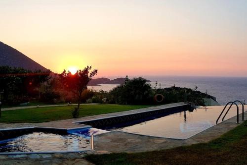 Drosia Villa | Traditional Cretan Style Villa