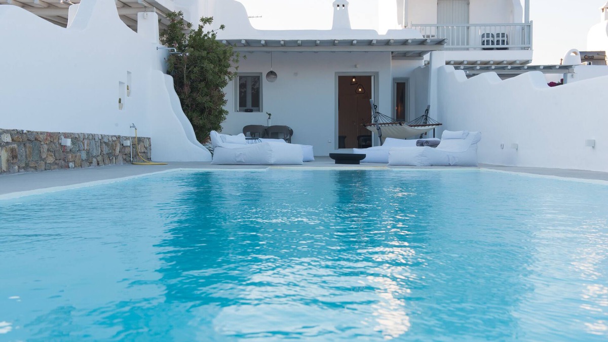 Xilokeratidi House | Traditional Cycladic Home with a large private pool with sea view