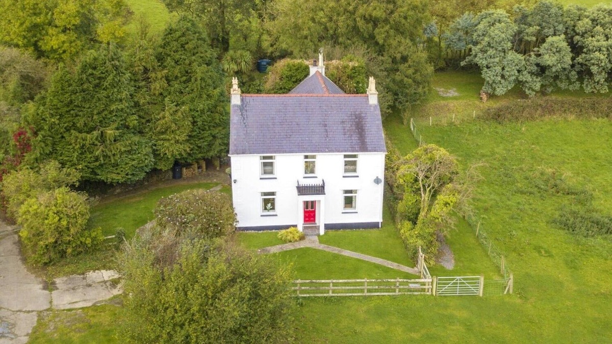 Elim Other | Traditional detached self-catering farmhouse with modern comforts.