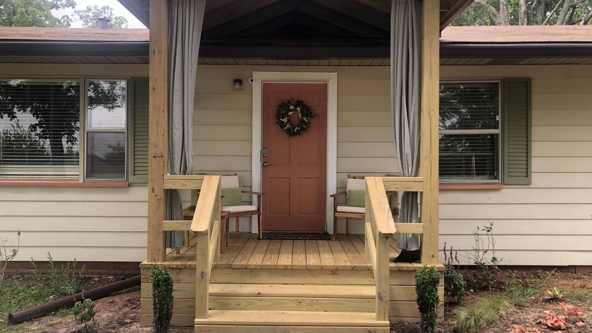 Longview House | Traditional Family Comfort with Modern Amenities