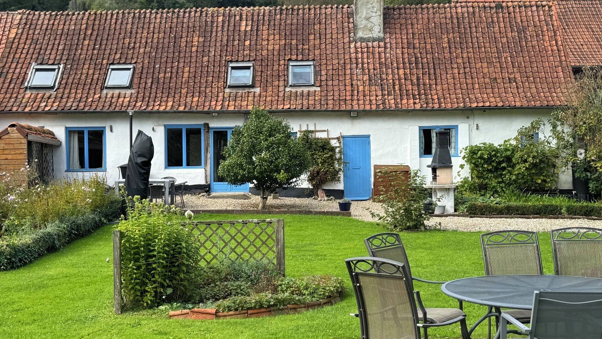 Tortefontaine Other | Traditional farmhouse in pretty rural setting