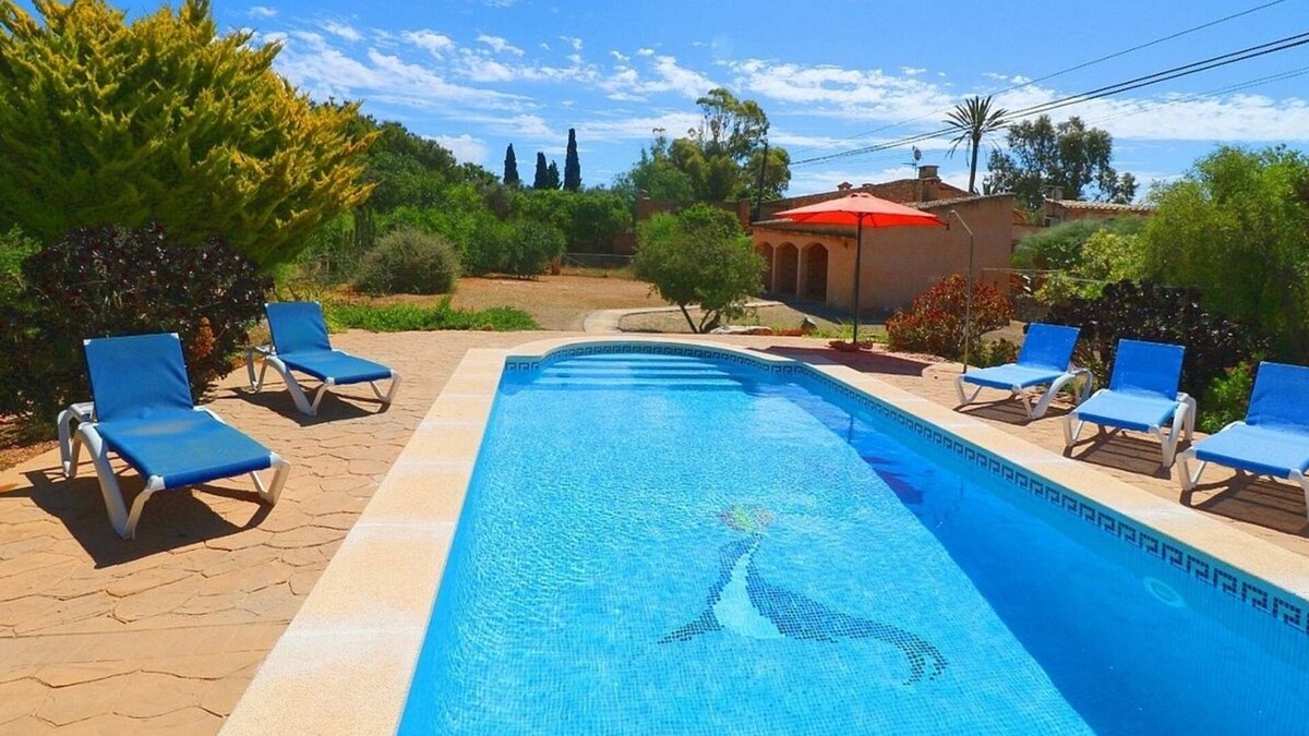 Es Llombards Villa | Traditional Finca with Countryside Views, Private Pool, close to Beaches and 300 m to Es Llombards!
