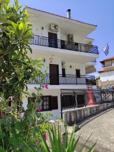 Neos Marmaras Apartment | Traditional Guest House