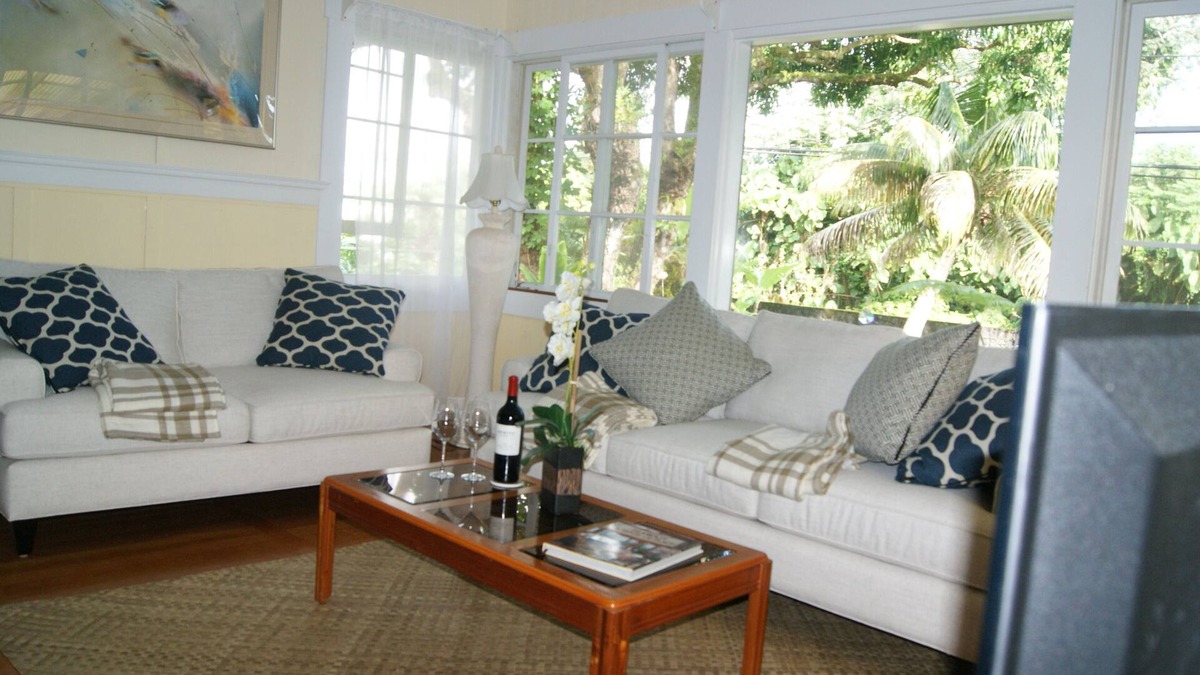 Hilo House | Traditional Hawaii Beach House