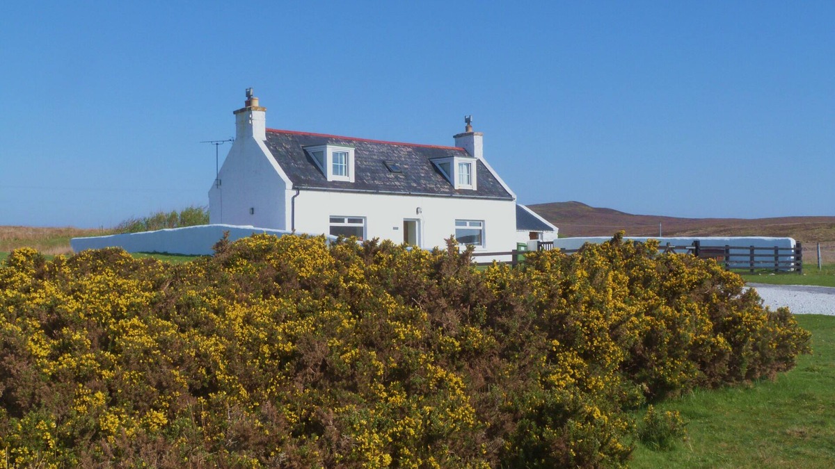 Clachtoll Cottage | Traditional Highland Cottage With Stunning Panoramic Mountain And Sea Views