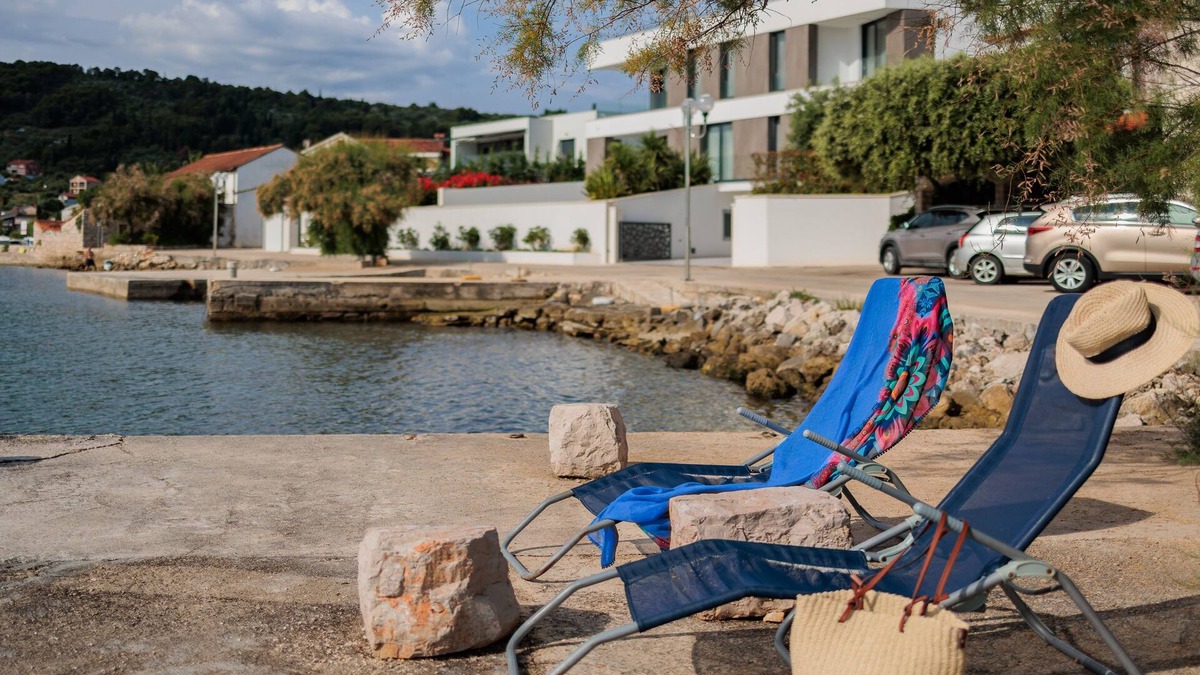 Preko House | Traditional holiday house by the sea