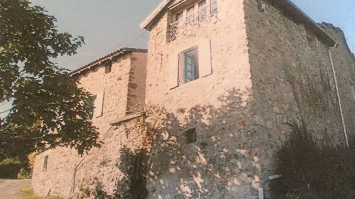 Vals-les-Bains House | Traditional house hamlet with terrace