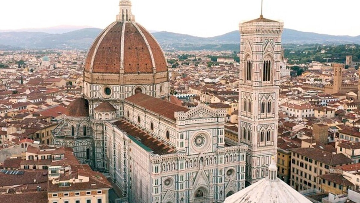 Santa Croce Apartment | TRADITIONAL ITALIAN CHARM CURATED FOR PERFECT FLORENTINE STAY
