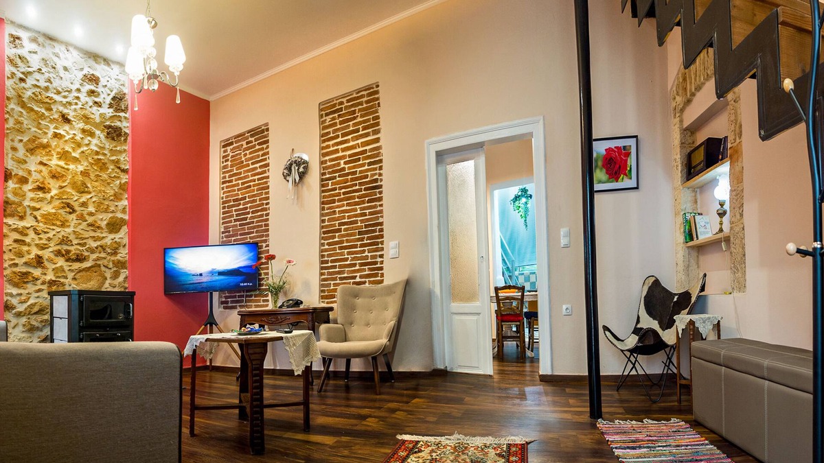 Halepa House | Traditional maisonette, luxurious renovated. Near beach & city center.